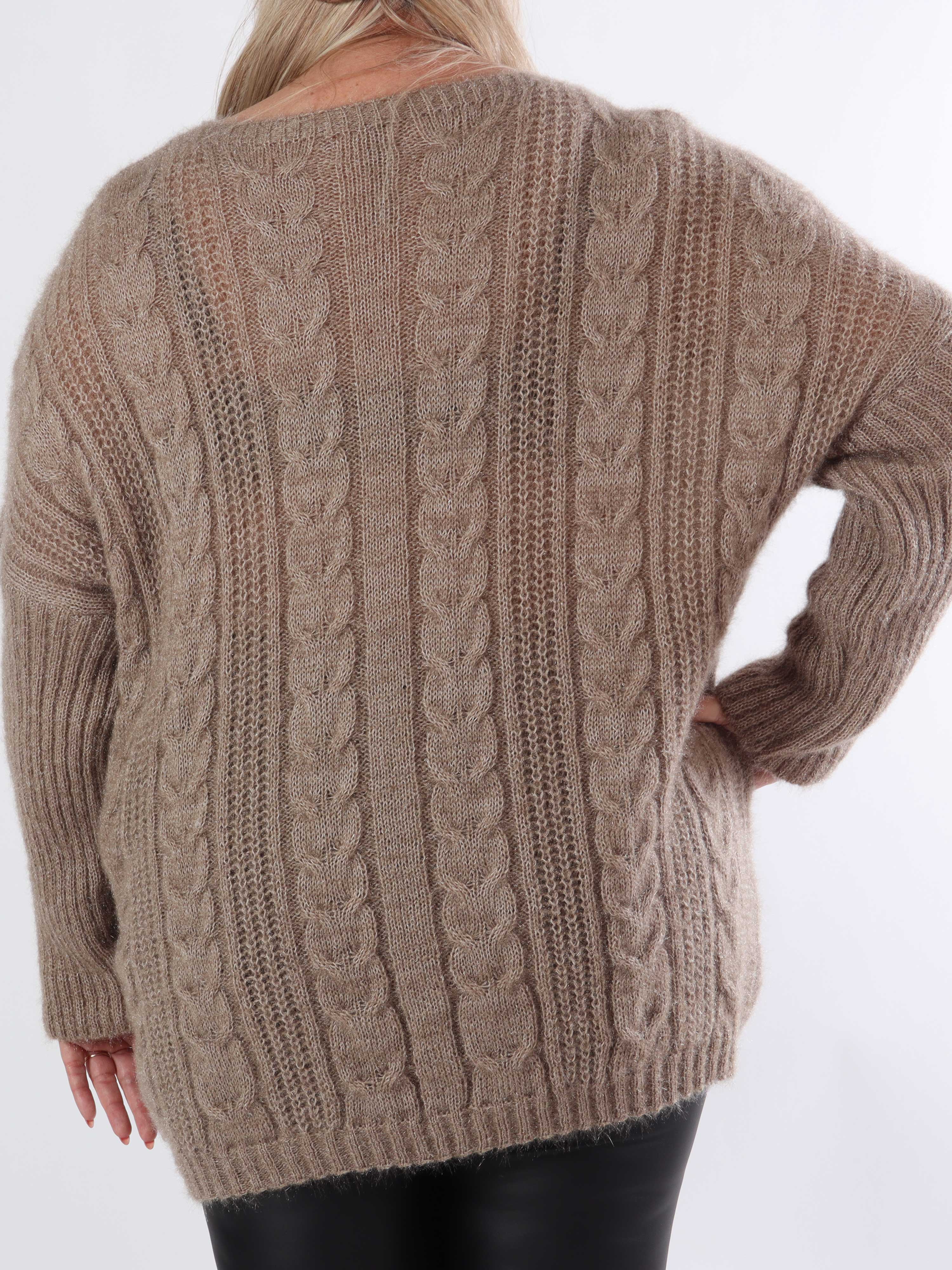 Johanna - Plus size strikbluse med kabelstrik i shiny strik